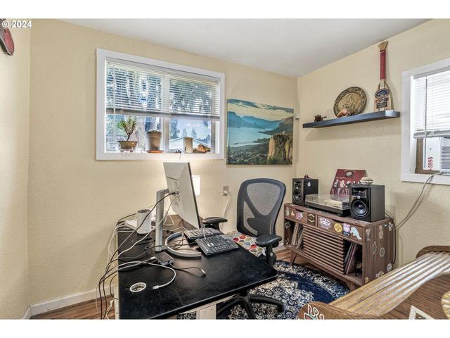 268 25TH Ave, Longview, WA 98632