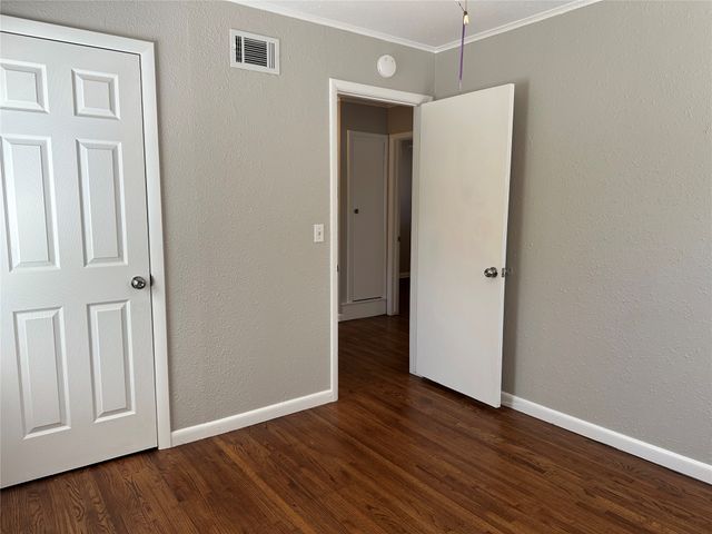 4542 S 23rd West Avenue, Tulsa, OK 74107