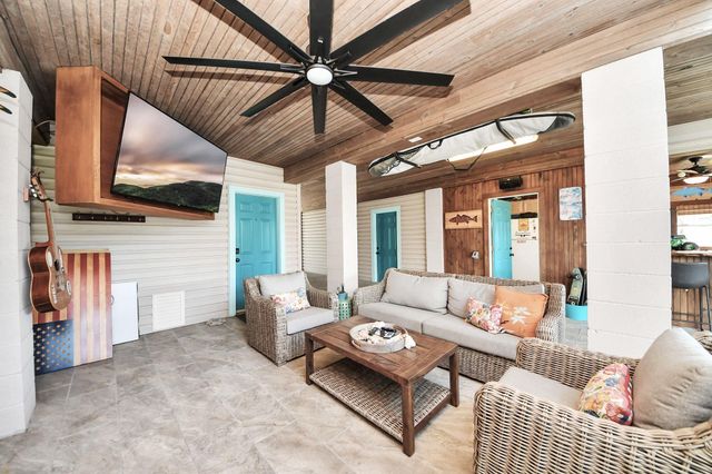 731 Marlin Street, Bayou Vista, TX 77563