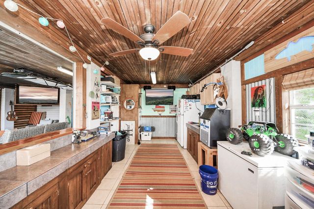 731 Marlin Street, Bayou Vista, TX 77563