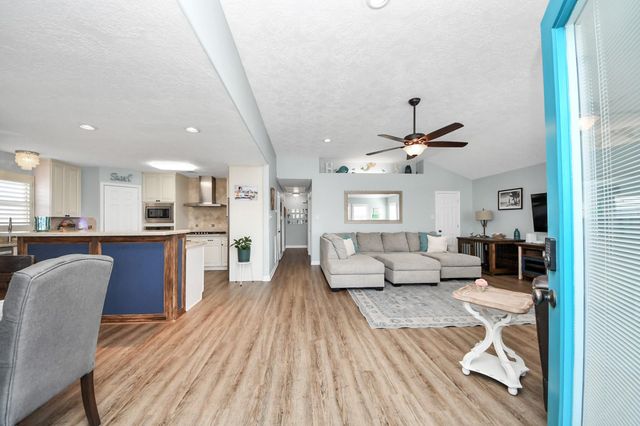 731 Marlin Street, Bayou Vista, TX 77563