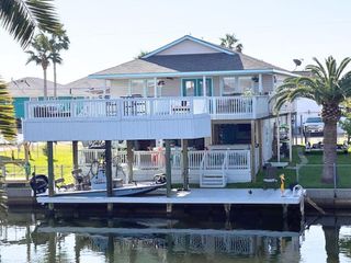 731 Marlin Street, Bayou Vista, TX 77563