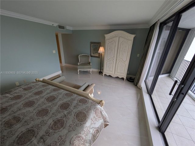 300 Three Islands Blvd 204, Hallandale Beach, FL 33009