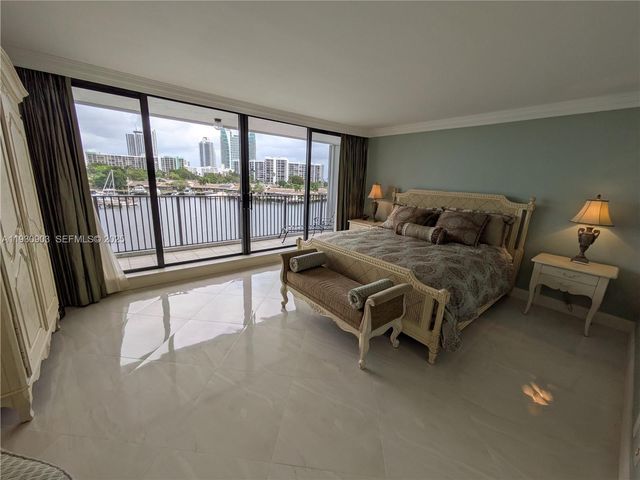 300 Three Islands Blvd 204, Hallandale Beach, FL 33009