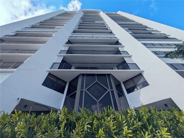 300 Three Islands Blvd 204, Hallandale Beach, FL 33009