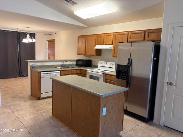 795 W FAIRLANE Court, Casa Grande, AZ 85122