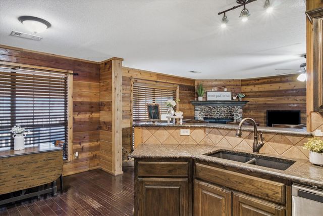 2766 Vz Cr 3104, Edgewood, TX 75117