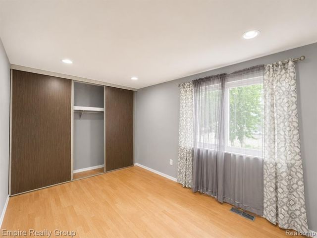 36826 Park Place Drive, Sterling Heights, MI 48310