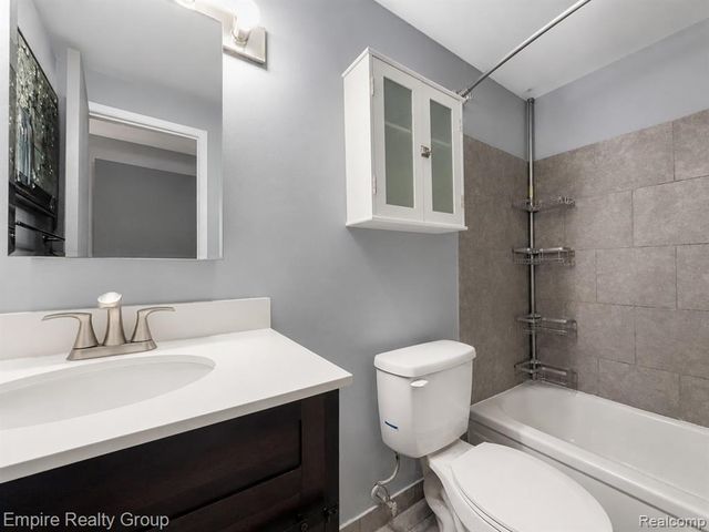 36826 Park Place Drive, Sterling Heights, MI 48310