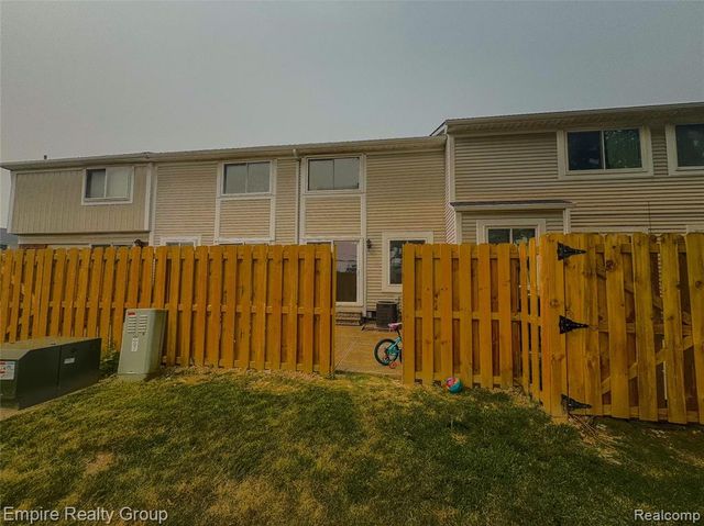36826 Park Place Drive, Sterling Heights, MI 48310