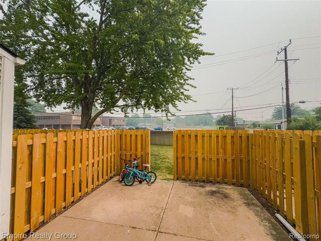 36826 Park Place Drive, Sterling Heights, MI 48310