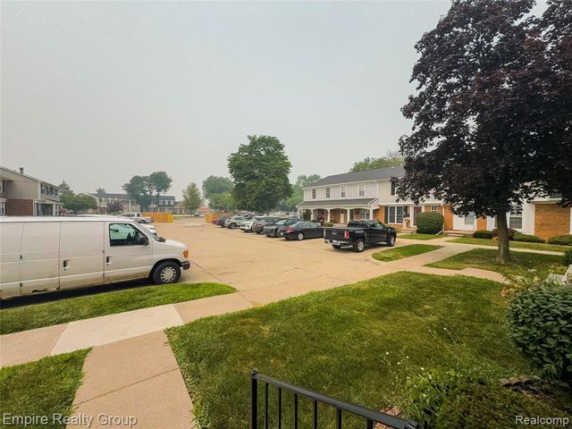 36826 Park Place Drive, Sterling Heights, MI 48310