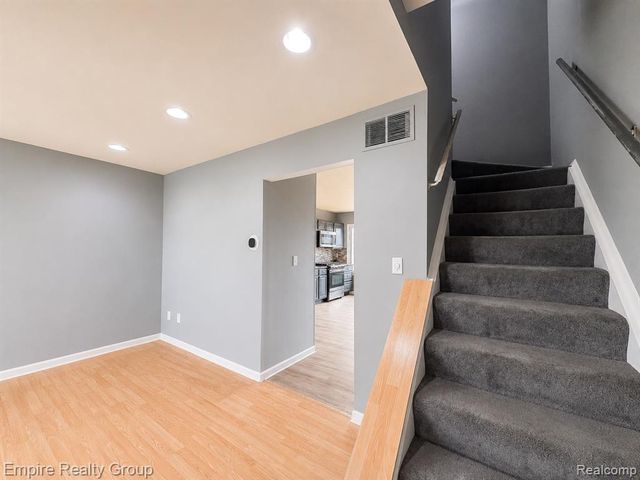 36826 Park Place Drive, Sterling Heights, MI 48310