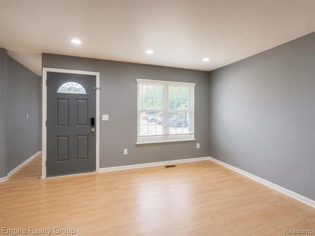 36826 Park Place Drive, Sterling Heights, MI 48310