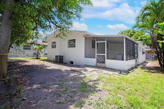 4647 NW 15th Ct, Miami, FL 33142