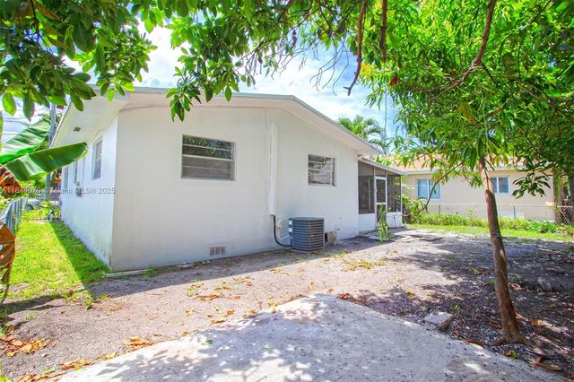 4647 NW 15th Ct, Miami, FL 33142
