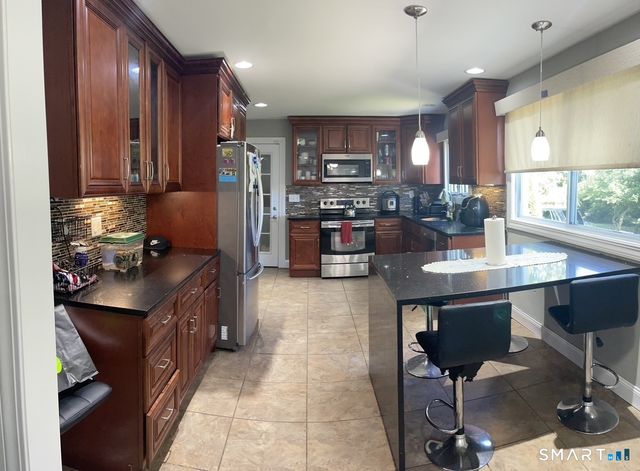 665 West Main Street, West Haven, CT 06516