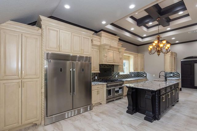 5685 County Road 823, West Columbia, TX 77486