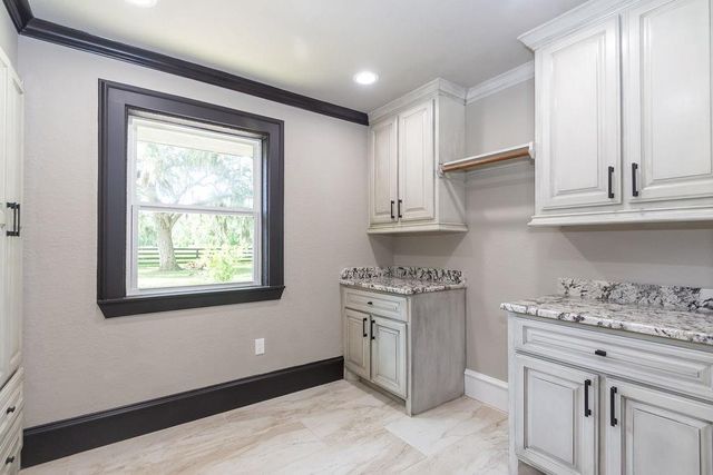 5685 County Road 823, West Columbia, TX 77486