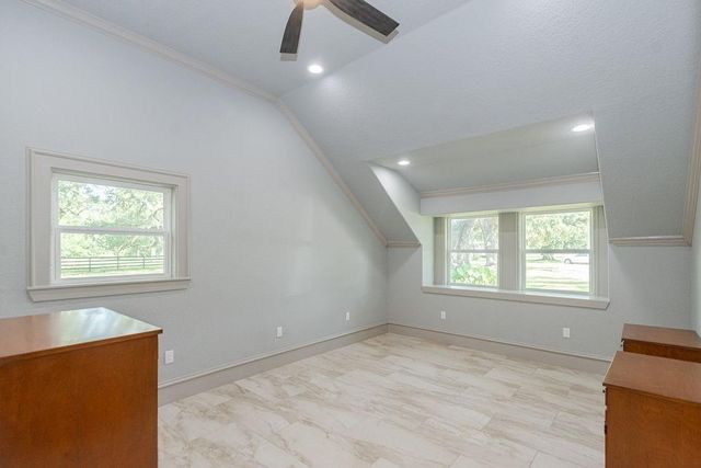 5685 County Road 823, West Columbia, TX 77486