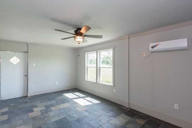 5685 County Road 823, West Columbia, TX 77486