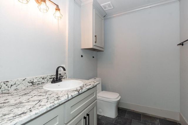 5685 County Road 823, West Columbia, TX 77486