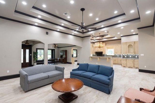 5685 County Road 823, West Columbia, TX 77486