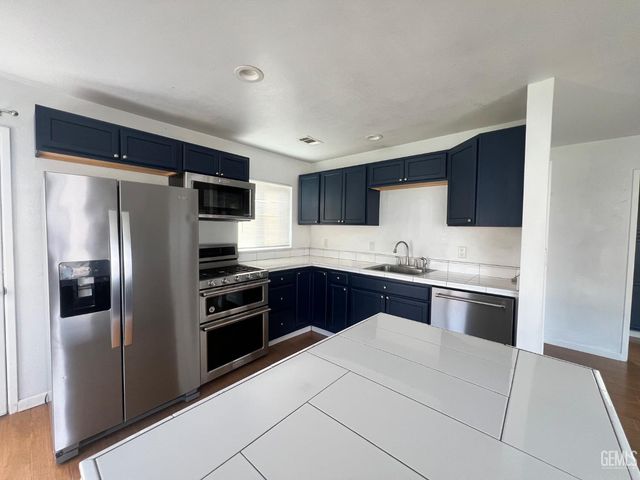 1404 Pike Street, Bakersfield, CA 93306