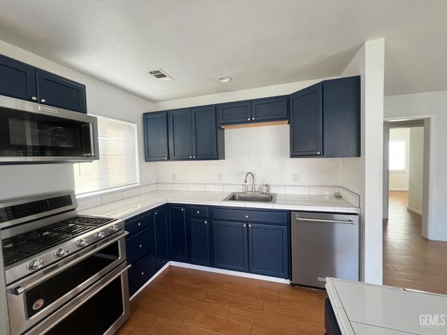 1404 Pike Street, Bakersfield, CA 93306