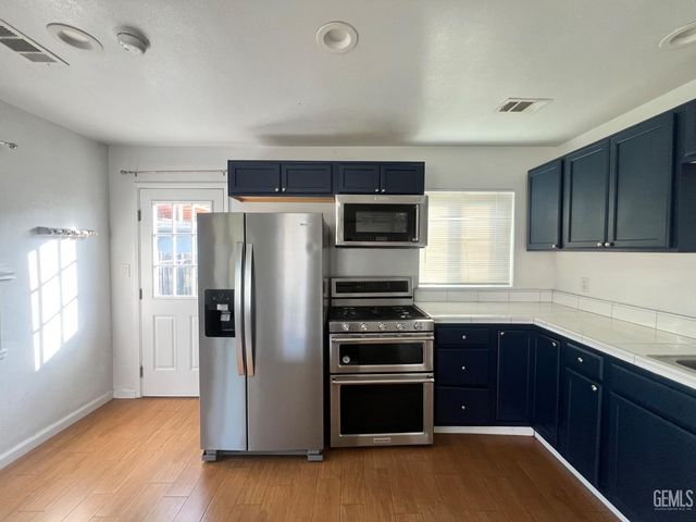 1404 Pike Street, Bakersfield, CA 93306