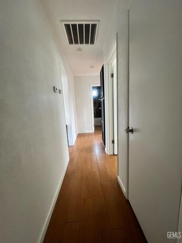 1404 Pike Street, Bakersfield, CA 93306