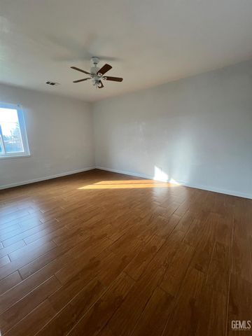 1404 Pike Street, Bakersfield, CA 93306