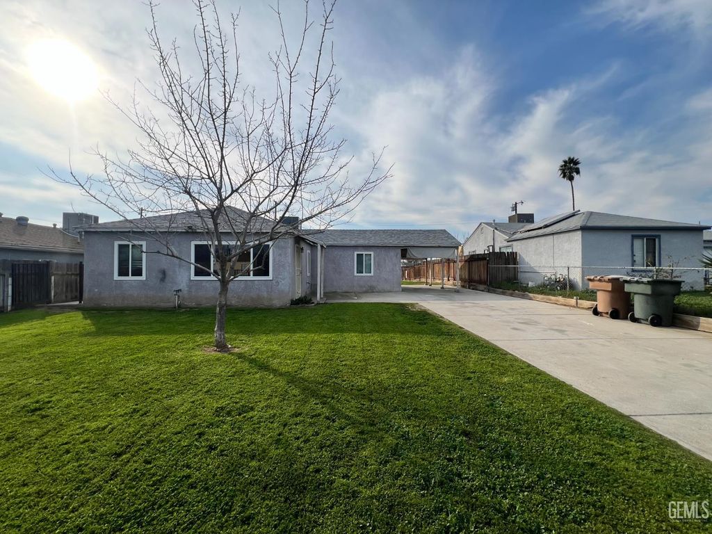 1404 Pike Street, Bakersfield, CA 93306