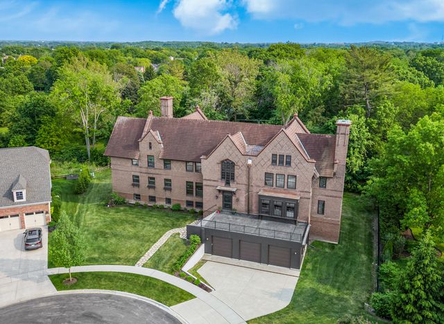 141 Loretto Court, Wheaton, IL 60189