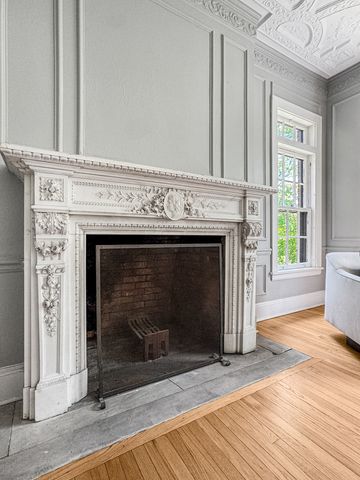 141 Loretto Court, Wheaton, IL 60189