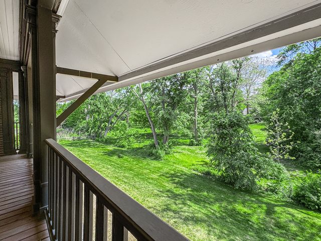 141 Loretto Court, Wheaton, IL 60189