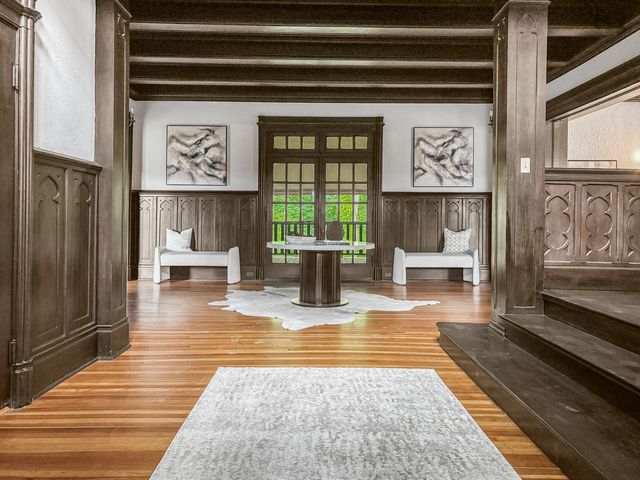 141 Loretto Court, Wheaton, IL 60189