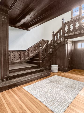 141 Loretto Court, Wheaton, IL 60189