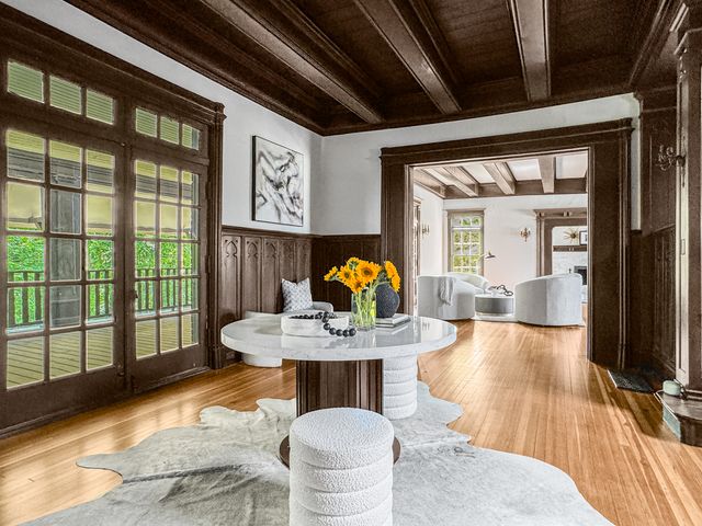 141 Loretto Court, Wheaton, IL 60189