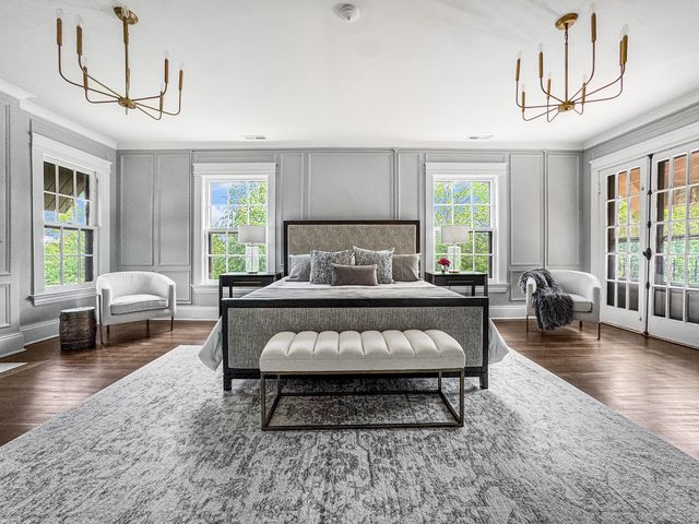 141 Loretto Court, Wheaton, IL 60189