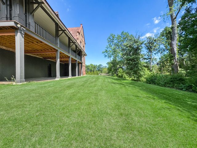 141 Loretto Court, Wheaton, IL 60189