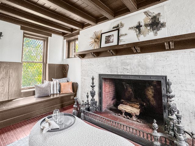 141 Loretto Court, Wheaton, IL 60189