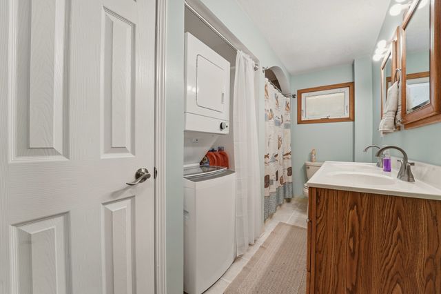 1603 E Glenwood Drive, Des Moines, IA 50320