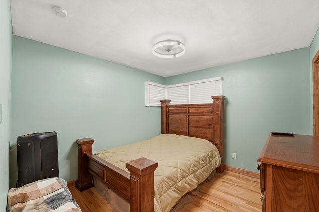 1603 E Glenwood Drive, Des Moines, IA 50320