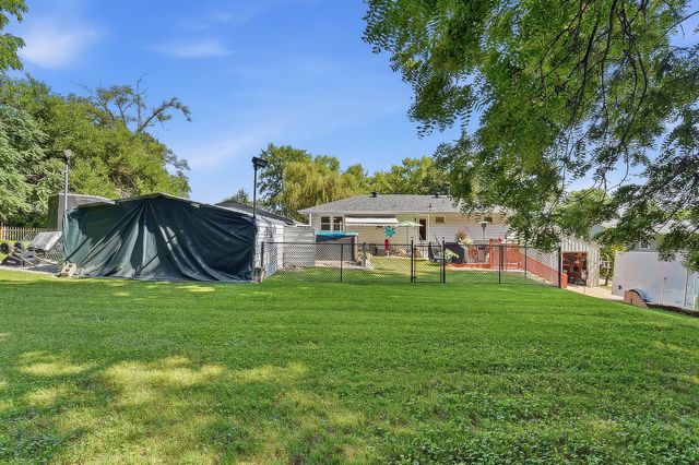 1603 E Glenwood Drive, Des Moines, IA 50320