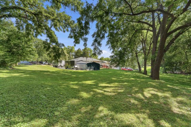 1603 E Glenwood Drive, Des Moines, IA 50320