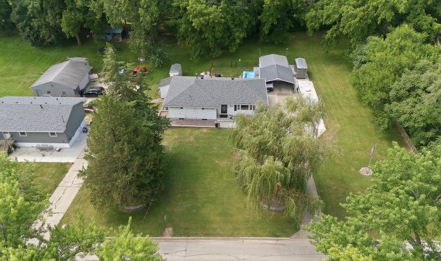 1603 E Glenwood Drive, Des Moines, IA 50320