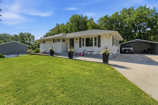 1603 E Glenwood Drive, Des Moines, IA 50320