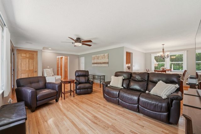 1603 E Glenwood Drive, Des Moines, IA 50320