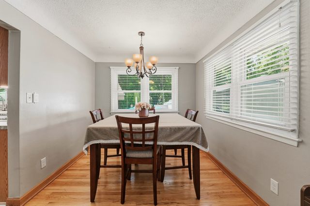 1603 E Glenwood Drive, Des Moines, IA 50320